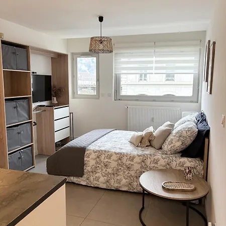 Apartment Riviera Cosy Face Gare Centre-ville Calme Wifi Rapide Climatise *